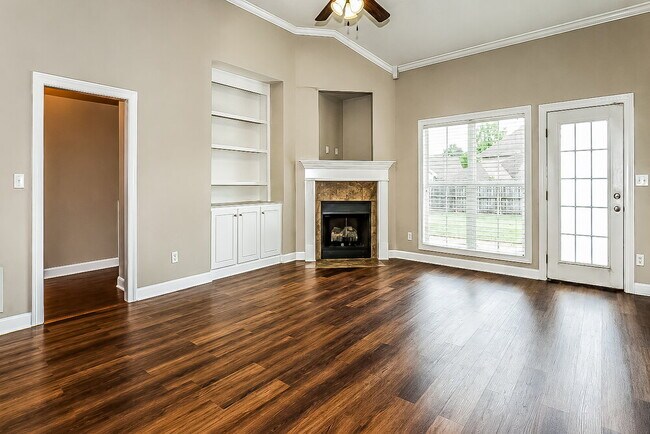 Foto del edificio - 4378 Bloombury St