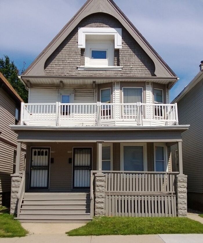 Foto principal - Recently Updated 2 Bedroom Riverwest Duplex!