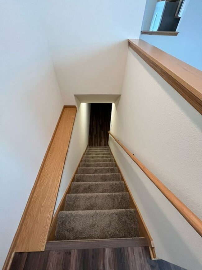 Building Photo - 516