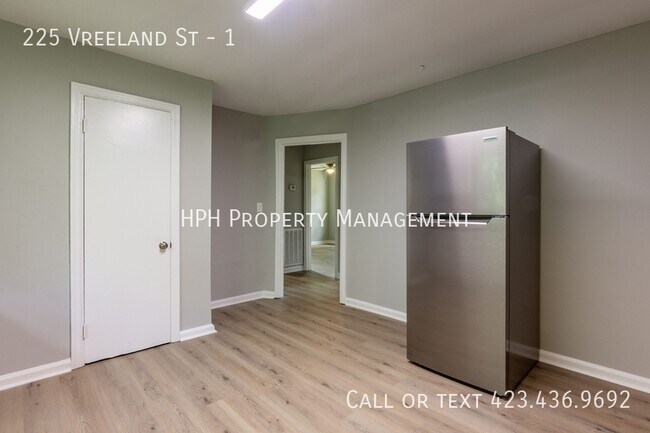 Foto del edificio - 225 Vreeland St