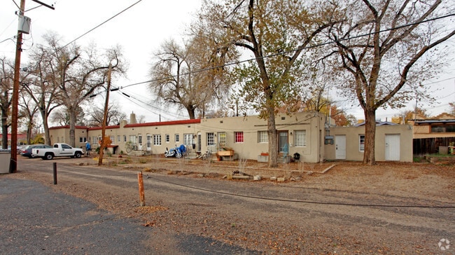 Building Photo - 1413 Fruit Ave NW