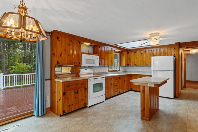 Building Photo - 550 Sagamore Ave