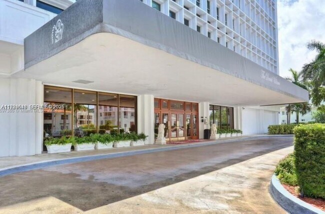 Foto del edificio - 700 Biltmore Way