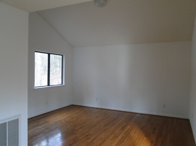Building Photo - 1515 Partridgeberry Rd