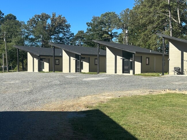 Building Photo - 7332 US-79 Building Photo - 7332 US-79