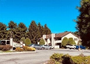 Building Photo - 301 Pine Hollow Way