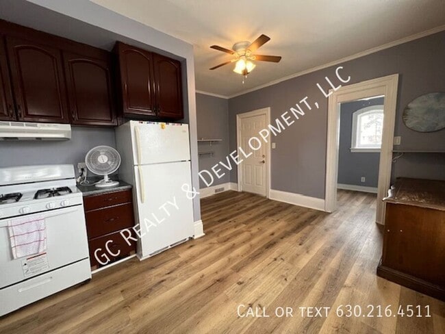 Building Photo - 253 S Channing St