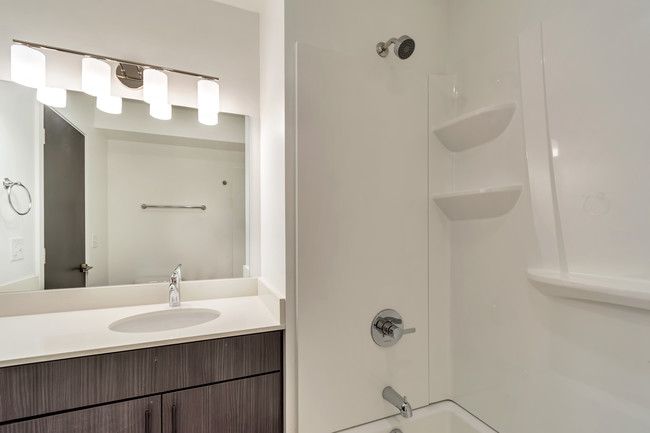 Building Photo - Maven TownHomes