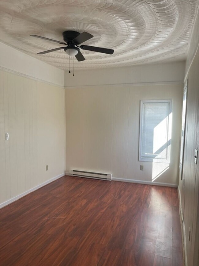 Building Photo - WILLOUGHBY BEACH / NAVAL BASE AREA FOR RENT!!