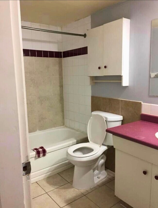 Photo du bâtiment - Unit For Rent