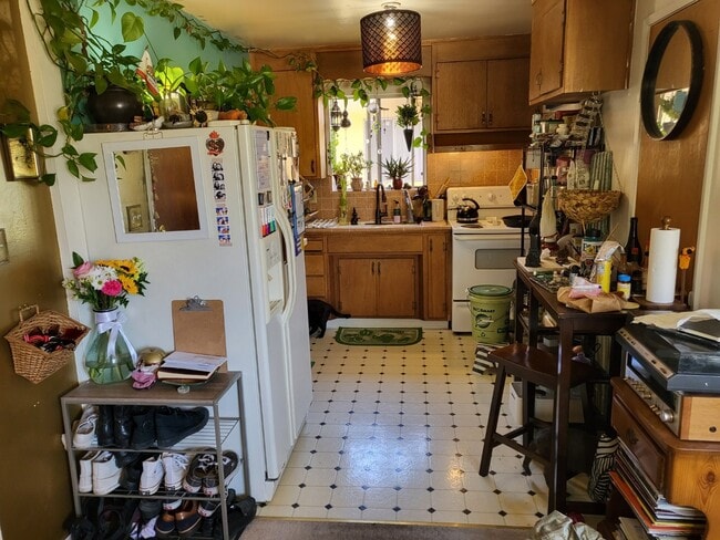 Building Photo - 132 Seaview Ave