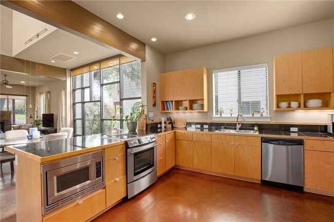 Building Photo - 1708 Harvey St