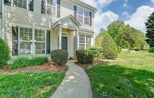 Building Photo - 7659 Bluff Point Ln