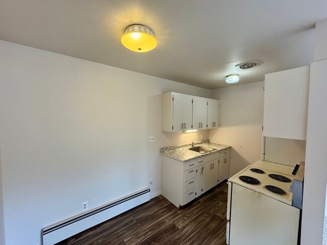 Building Photo - 1499 S Columbian Way