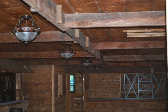 Building Photo - 1438 E Olive St