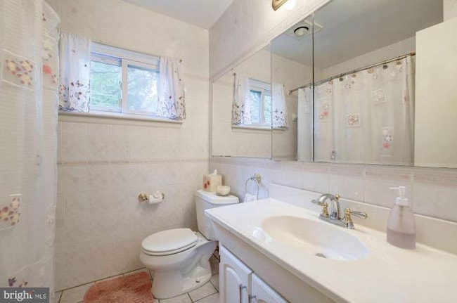 Building Photo - Affordable and Convenient - Redline Metro ...