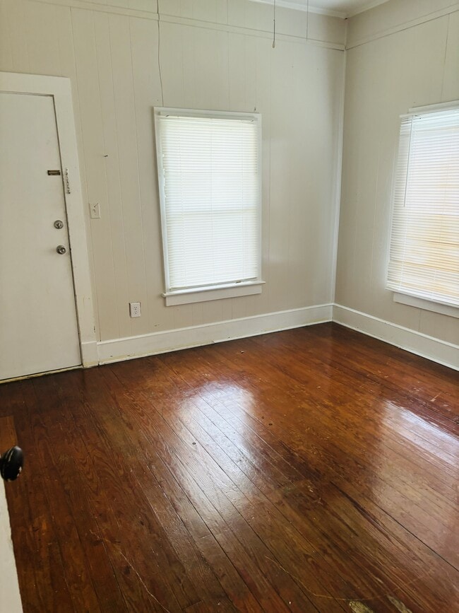 Foto del edificio - 208 Surrey St