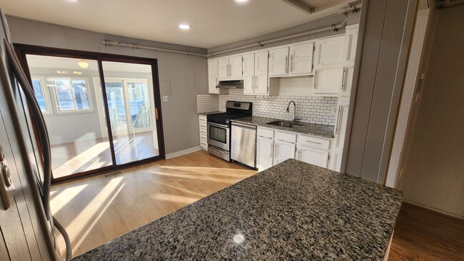 Building Photo - Large twin home with stainless appliances,...