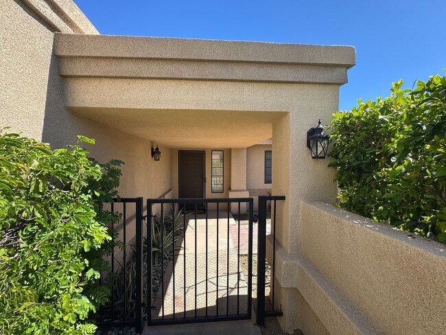 Building Photo - Long Term - Lovely 3 Bedroom Home w/ Pool & Spa in Palm Desert!