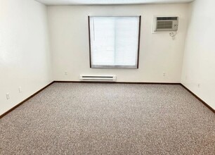 Building Photo - 902-905 N 14th St