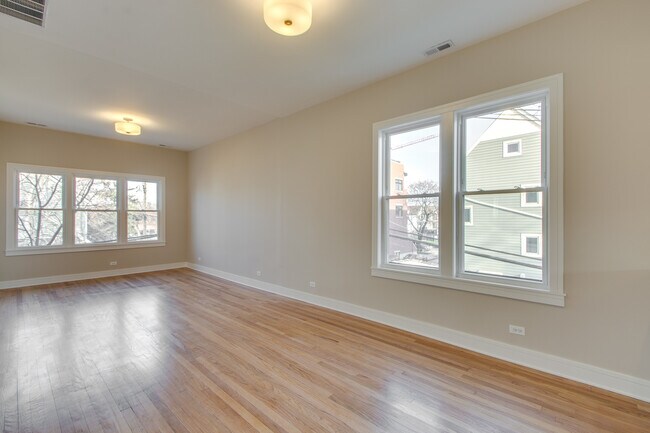Foto del edificio - 2761 W St Mary St