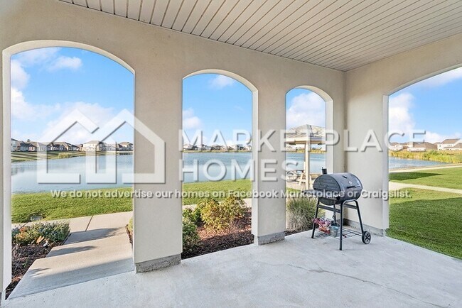 Foto del edificio - 129 Oak Landing Ln