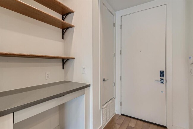 Foto del edificio - 207 W Johanna St
