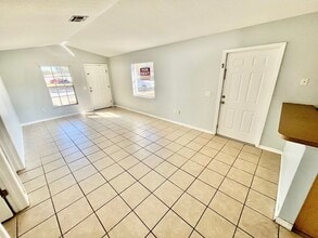 Building Photo - 38639 Rose Ln