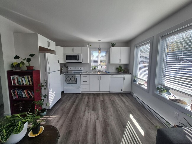 Building Photo - 2513 W Trail Ct