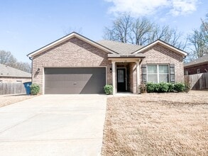 Building Photo - 122 Vivian Way