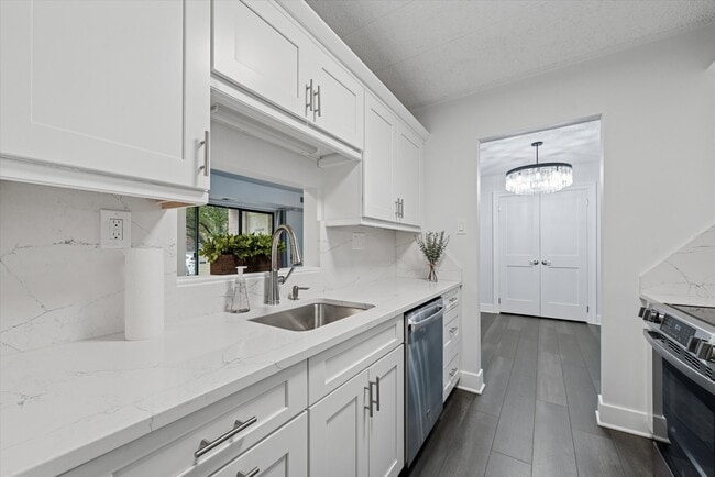 Building Photo - 40 Le Forge Ct