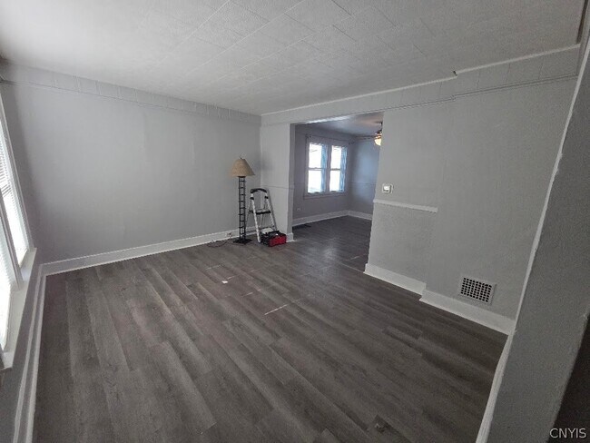 Foto del edificio - 112 Gale Ave