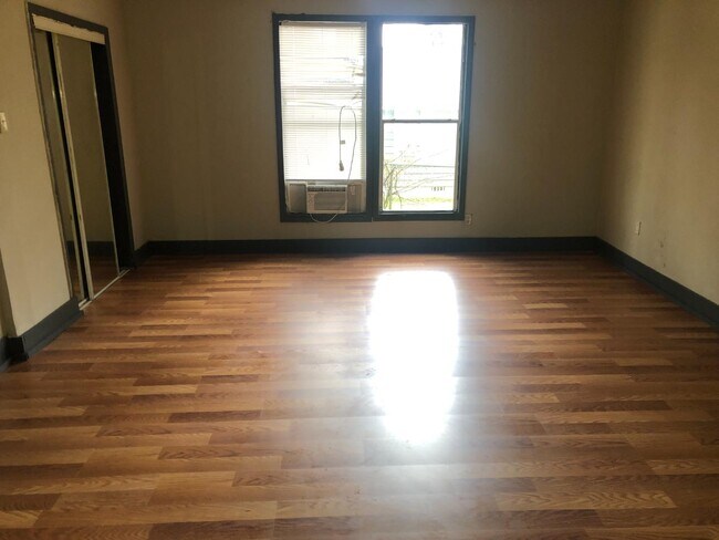 Foto del edificio - 5905 8th St S