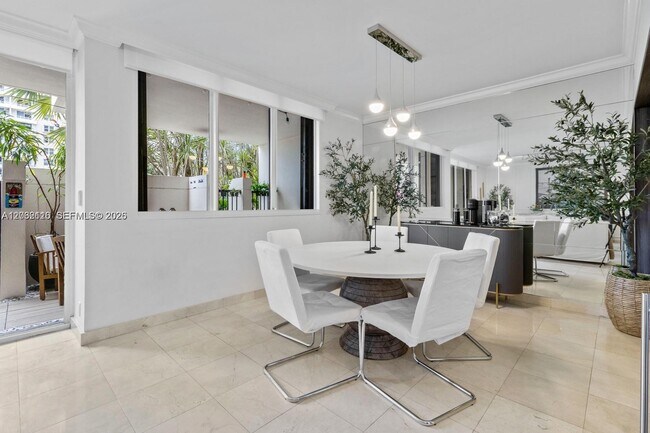 Foto del edificio - 520 Brickell Key Dr