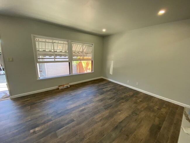 Foto del edificio - Renovated Rear Bungalow