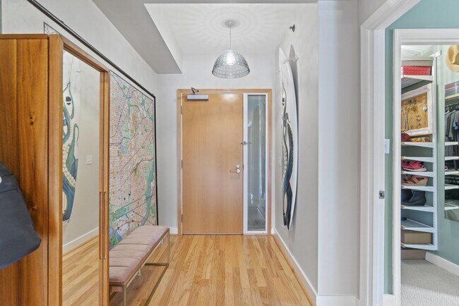 Foto del edificio - 675 E St NW