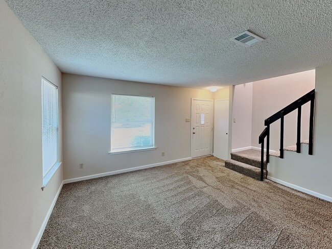 Foto del edificio - READY NOW! COME CHECK IT OUT!