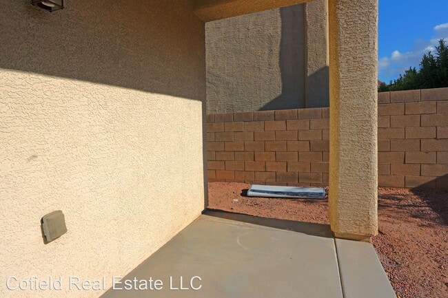 Building Photo - 3 br, 2.5 bath House - 1557 Razella Court