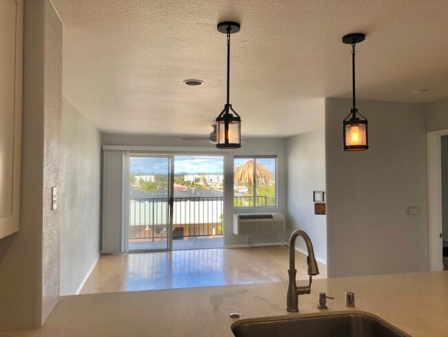 Great Room 13x19 - 3815 Georgia St