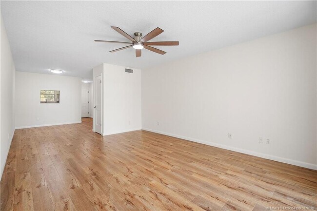 Foto del edificio - 2929 SE Ocean Blvd