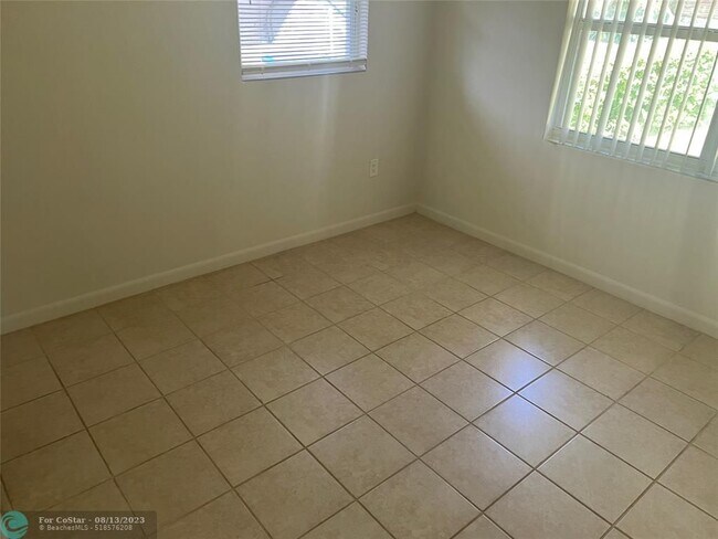 Foto del edificio - 3600 SW 37th St