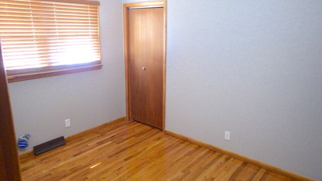 Building Photo - 113 E Custer St