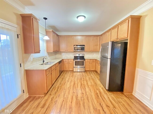 Building Photo - 341 Clover Brook Dr