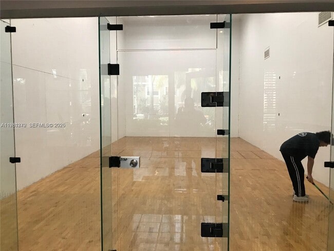 Building Photo - 151 SW 117th Ave