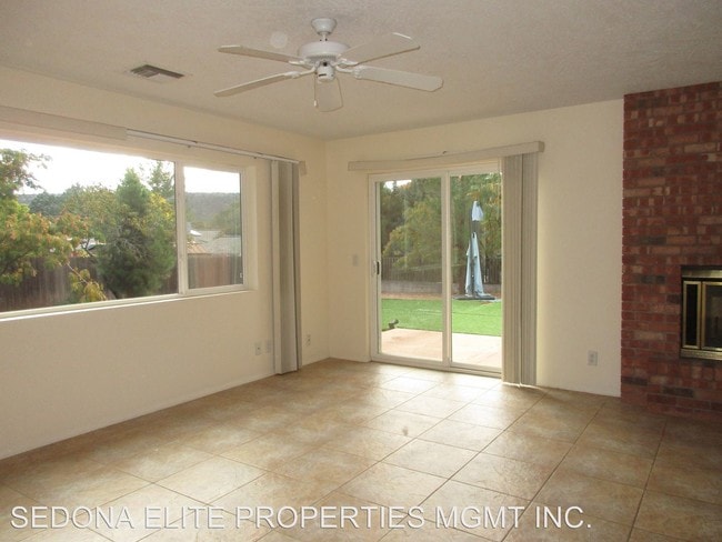 Building Photo - 150 Stutz Bearcat Dr