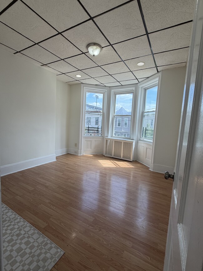 Building Photo - 2305 Kerrigan Ave