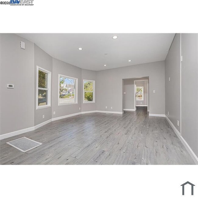 Building Photo - 193 W MacArthur Blvd