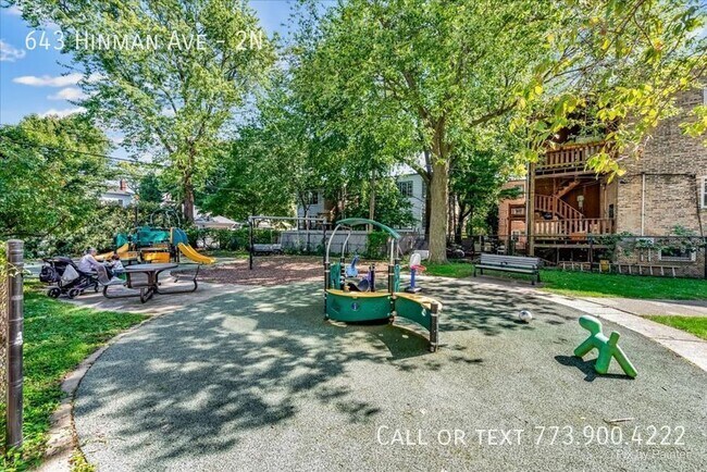 Foto del edificio - 643 Hinman Ave