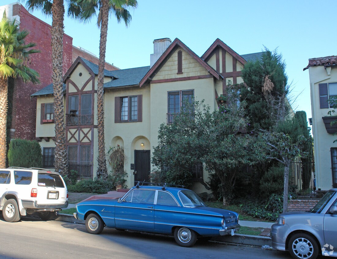 Foto del edificio - 642 S Cochran Ave