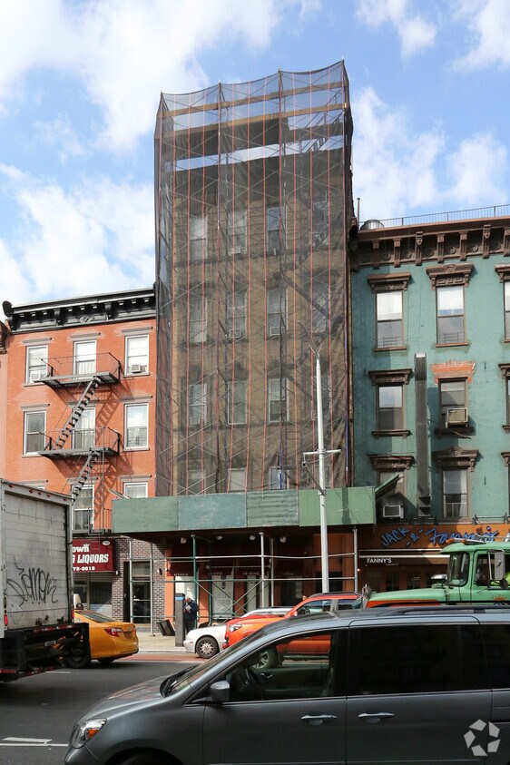 Building Photo - 1589 Second Ave
